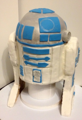 R2-D2 Star Wars Cake